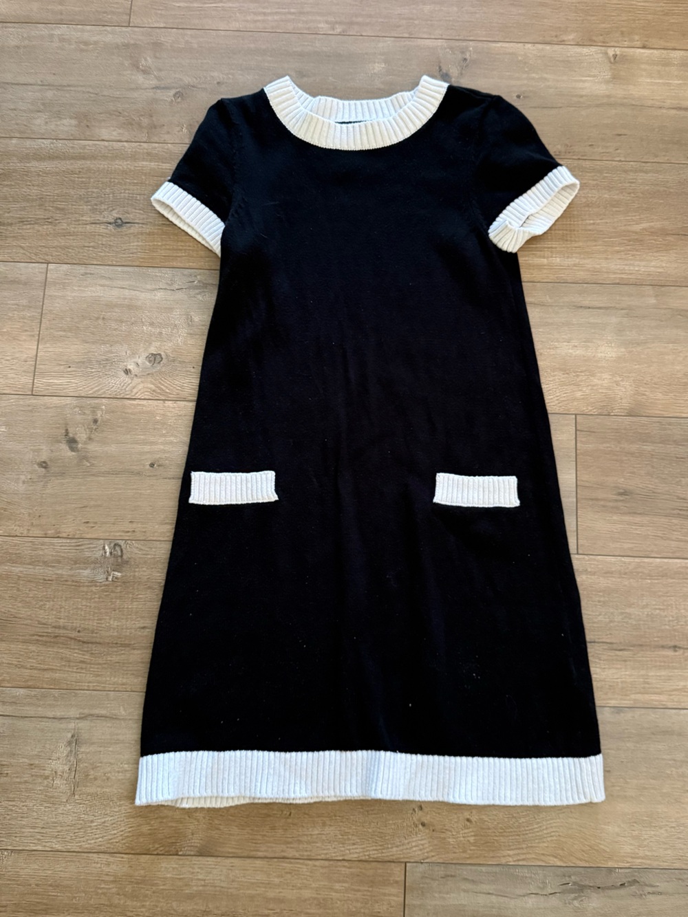Express Black & White Contrast Knit Short-Sleeve Dress